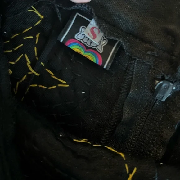 Black and Gold Star Embellished Women's Set - Picture 6 of 7